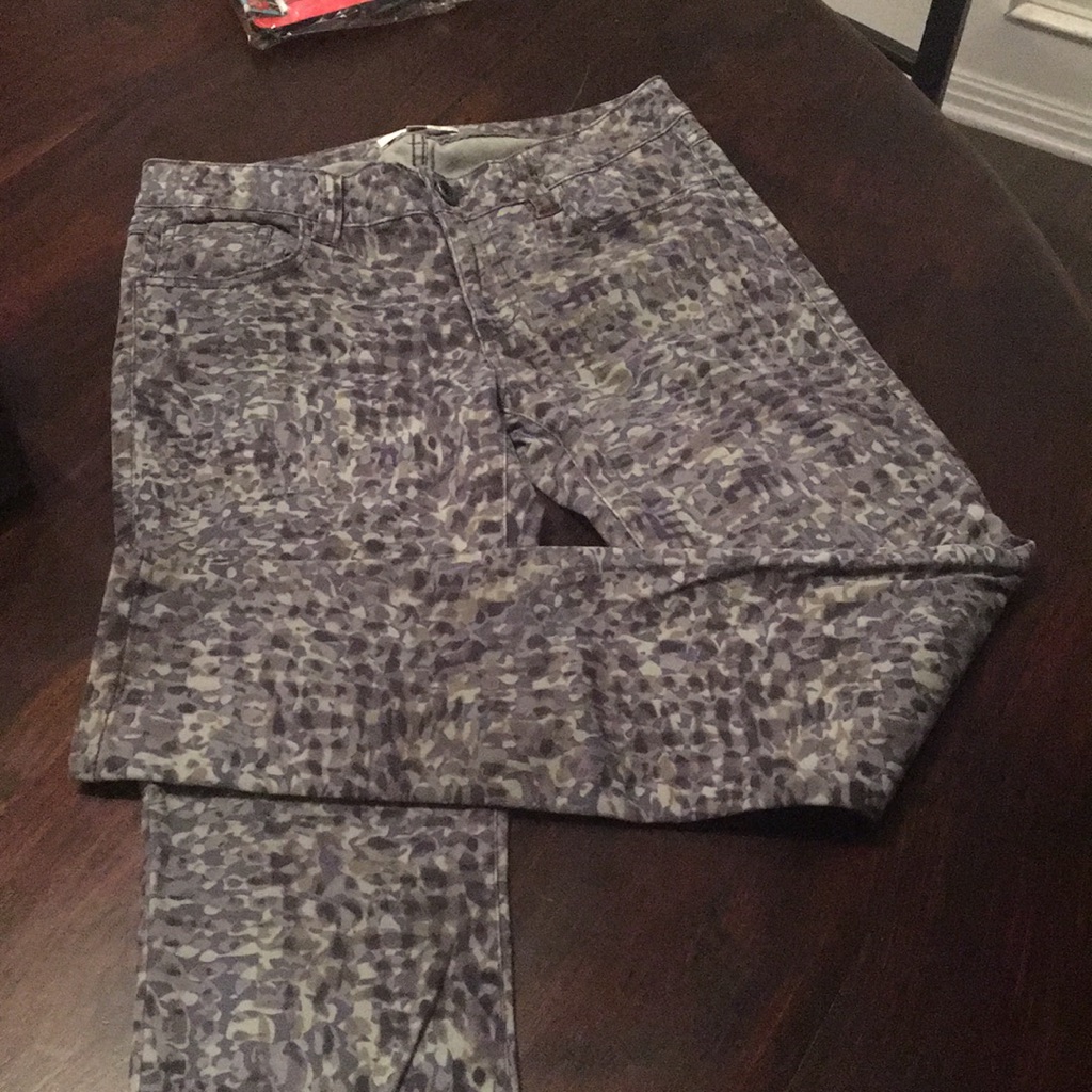 Cabi Camo Jegging Size 4
